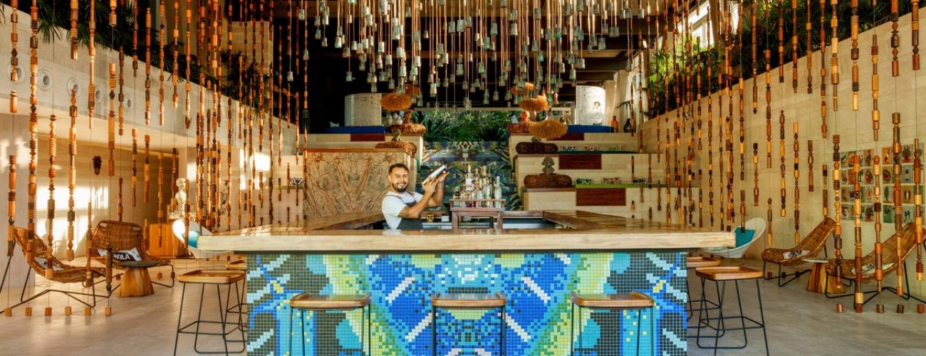 pvrwh-living-room-bar-8915-hor-clsc